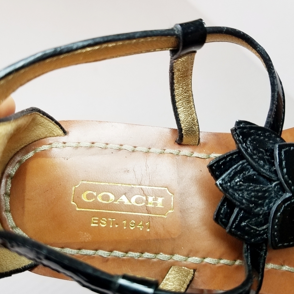 🌸 Coach | Patent Leather Flower Thong Sandals 7, Black - Picture 2 of 8